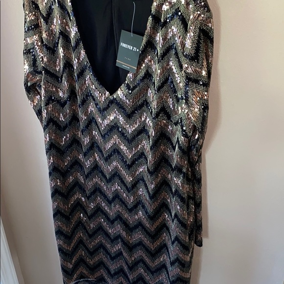 Black & Gold Dress NWT 🏷 - Picture 4 of 5